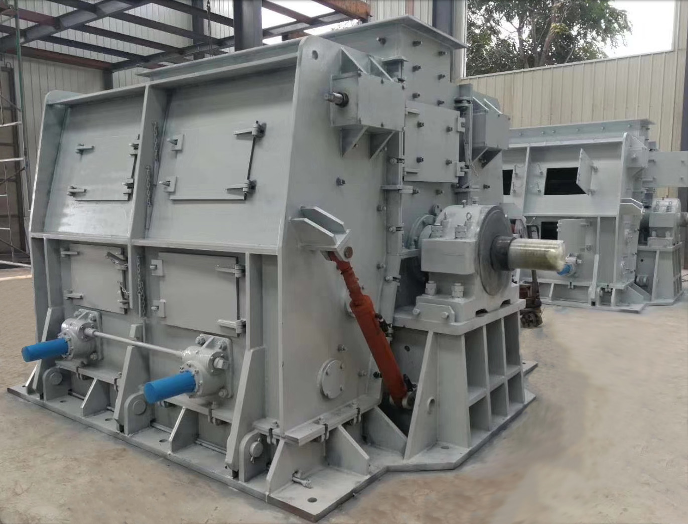 可逆反擊錘式破碎機.jpg 可逆反擊錘式破碎機.jpg